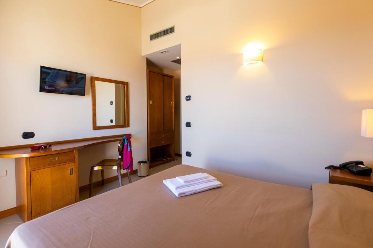 Hotel Tropis Tropea Bagian luar foto
