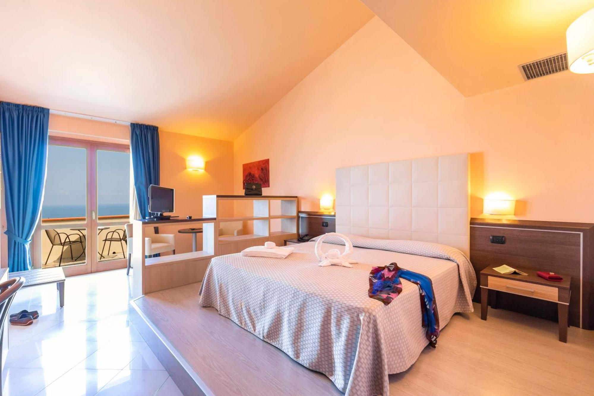 Hotel Tropis Tropea Bagian luar foto